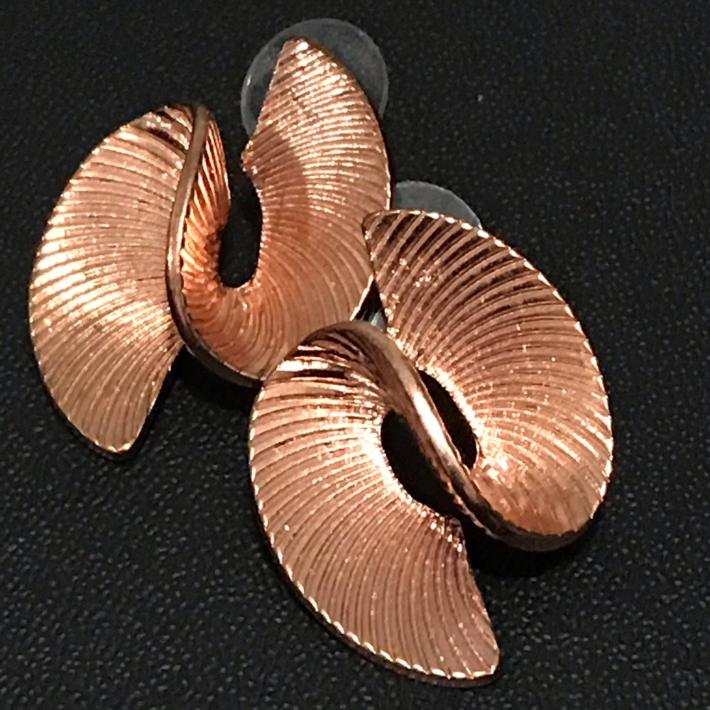 Tuleste Rose Gold Spiral Earrings